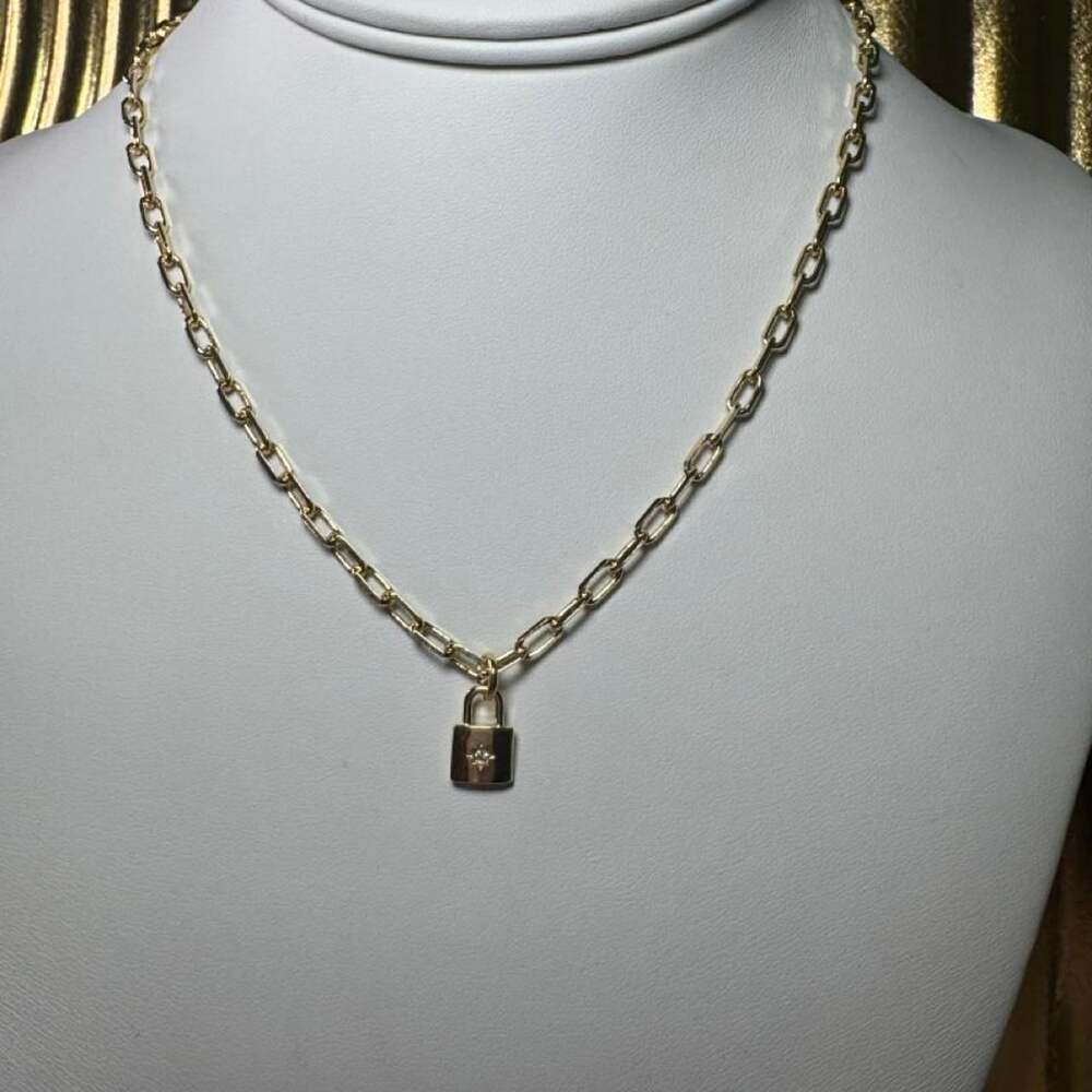 Gold Chain Necklace With Small E 32 B - Picture 6 of 6